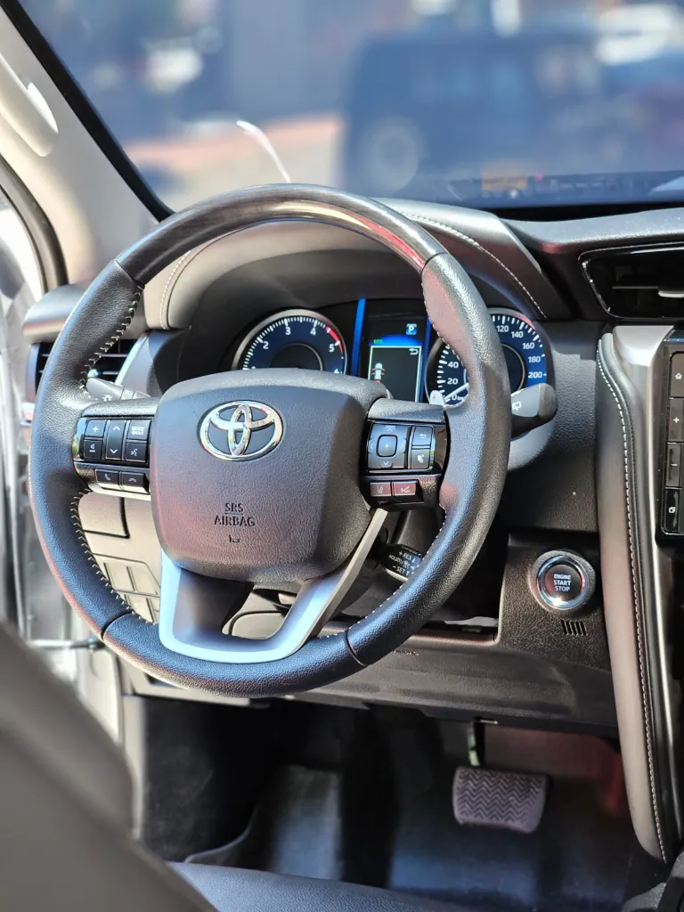 TOYOTA FORTUNER SRV DIESEL 2.8L 4X4 BLINDAJE 2 LIGERO 2024 (15).webp