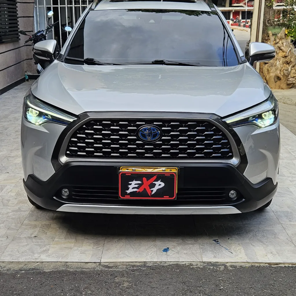 TOYOTA COROLLA CROSS SEG HYBRID 2023 (2).webp