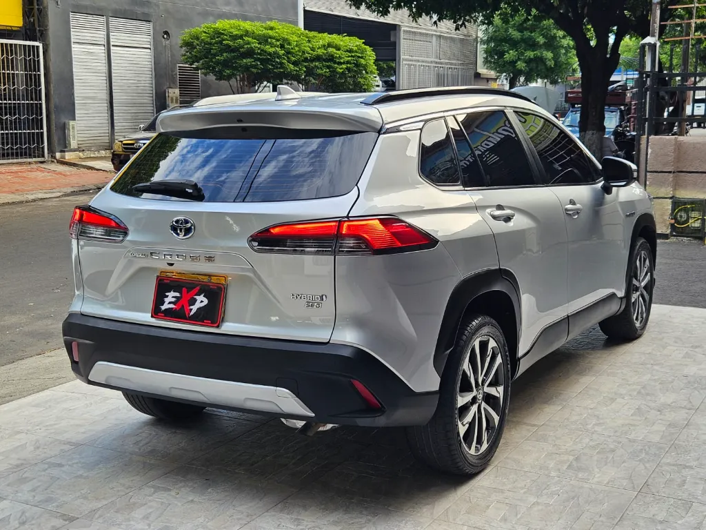 TOYOTA COROLLA CROSS SEG HYBRID 2023 (6).webp