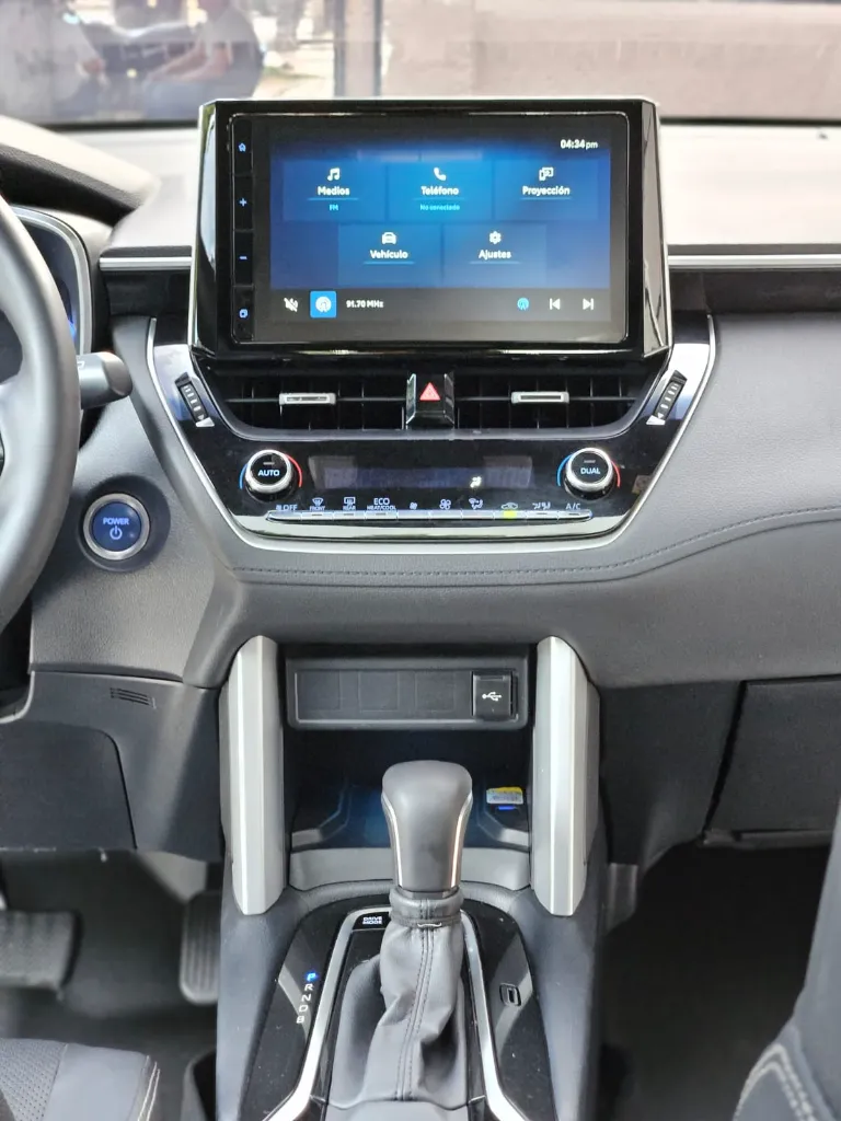 TOYOTA COROLLA CROSS SEG HYBRID 2023 (12).webp