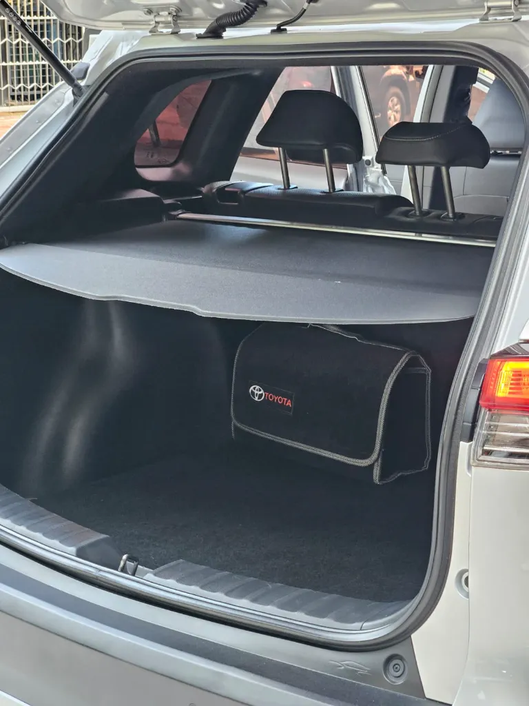 TOYOTA COROLLA CROSS SEG HYBRID 2023 (8).webp