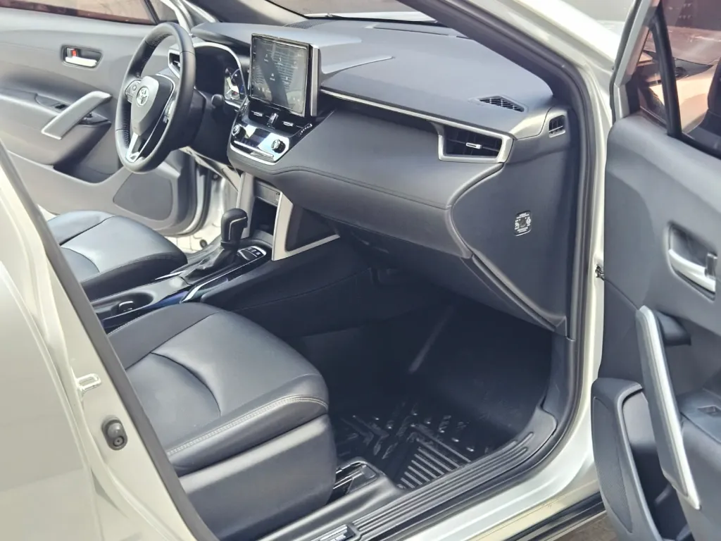 TOYOTA COROLLA CROSS SEG HYBRID 2023 (14).webp