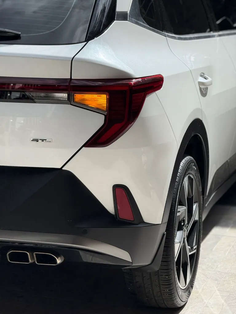 KIA K3 CROSS GT LINE 2026 (9).webp