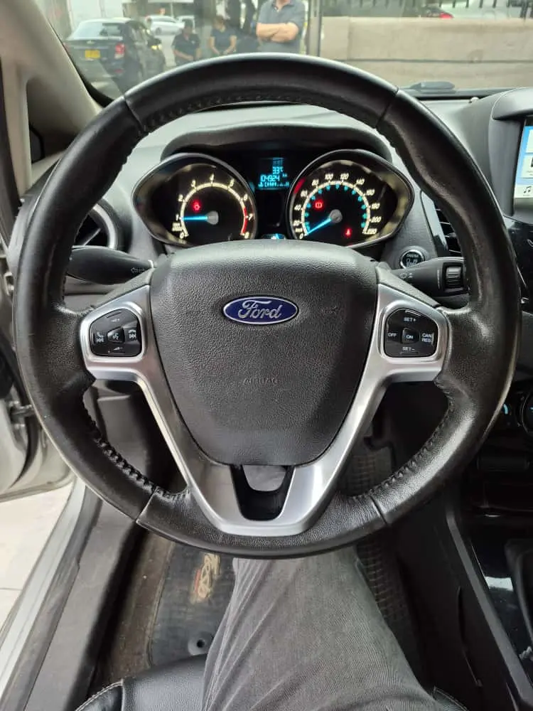 FORD FIESTA TITANIUM MECANICO 2017  (15).webp