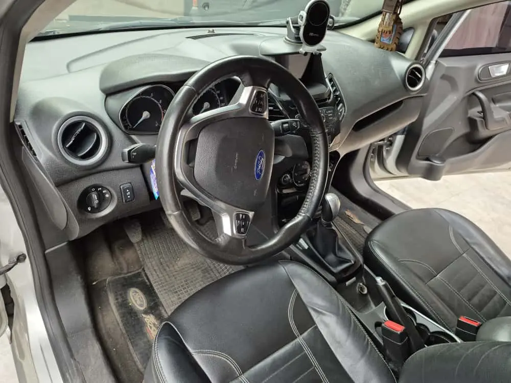 FORD FIESTA TITANIUM MECANICO 2017  (13).webp