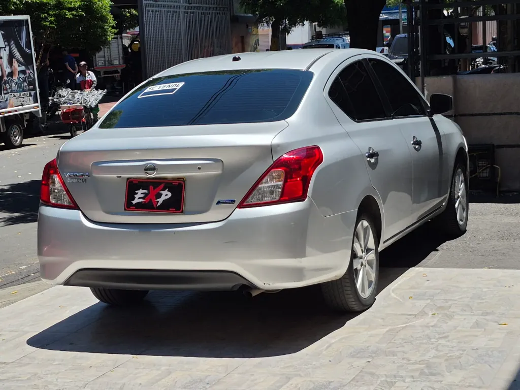 NISSAN VERSA ADVANCE 2017
