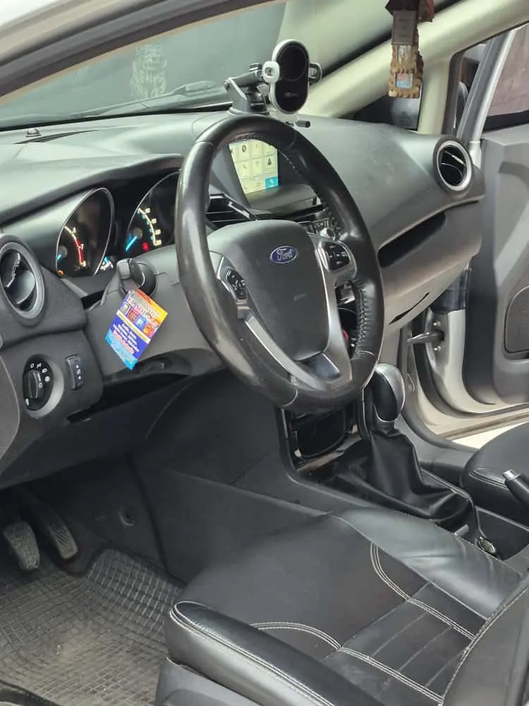 FORD FIESTA TITANIUM MECANICO 2017  (14).webp