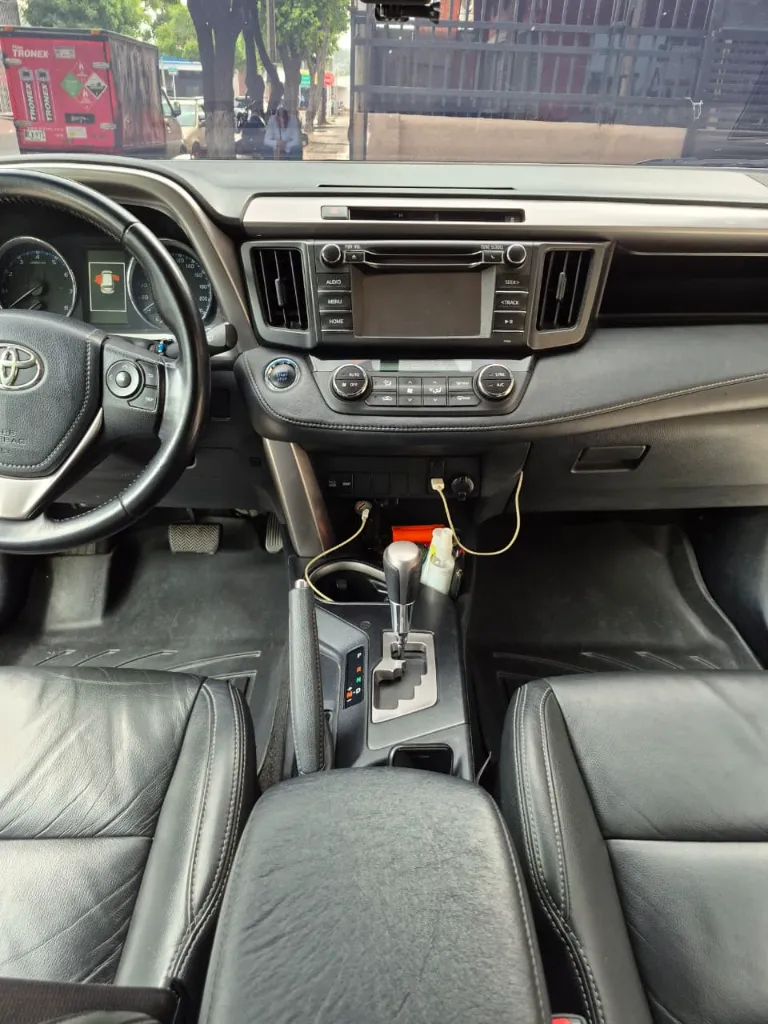 TOYOTA RAV4 STREET 2017 (15).webp