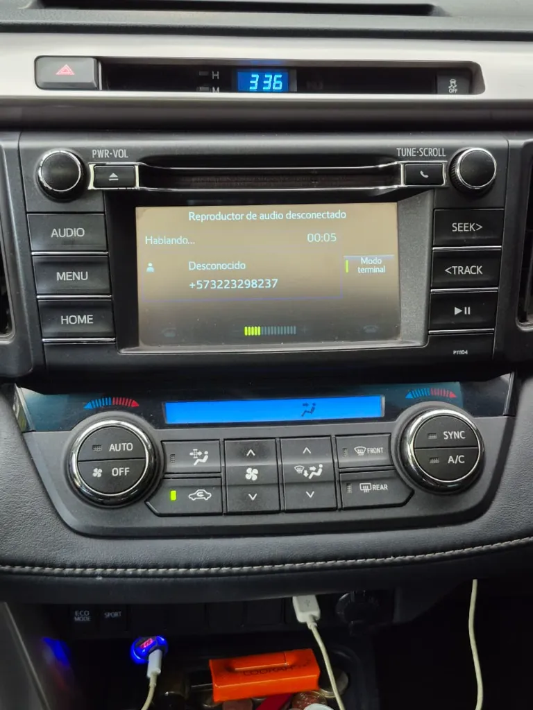 TOYOTA RAV4 STREET 2017 (26).webp