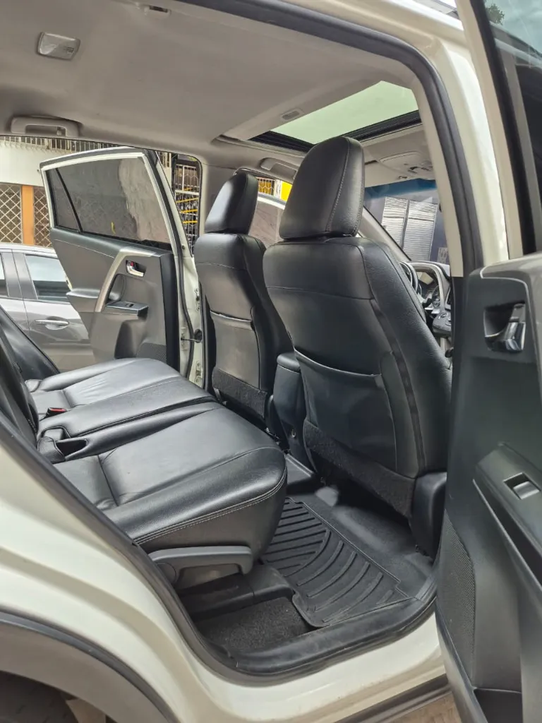 TOYOTA RAV4 STREET 2017 (21).webp
