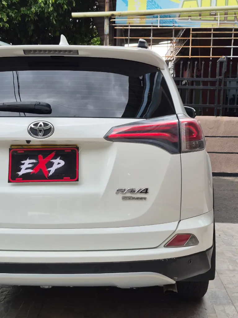 TOYOTA RAV4 STREET 2017 (9).webp