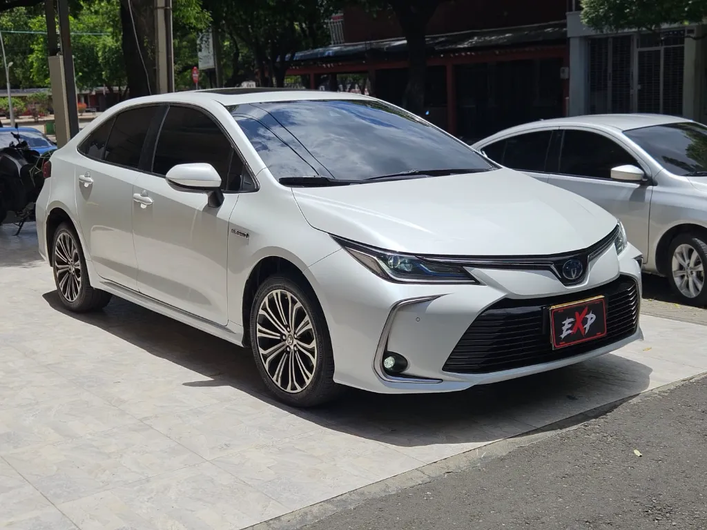 TOYOTA COROLLA SEG HYBRID 2023