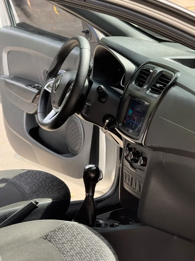 RENAULT LOGAN LIFE 16V 2022