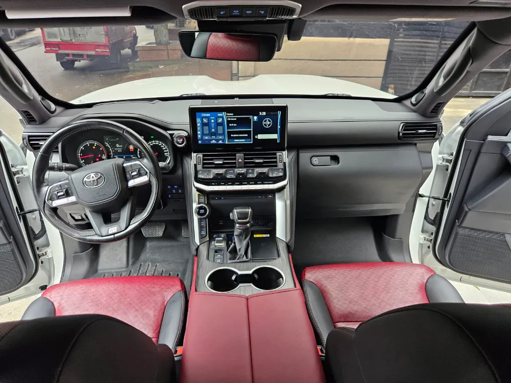 TOYOTA LAND CRUISER 300 GR 2023