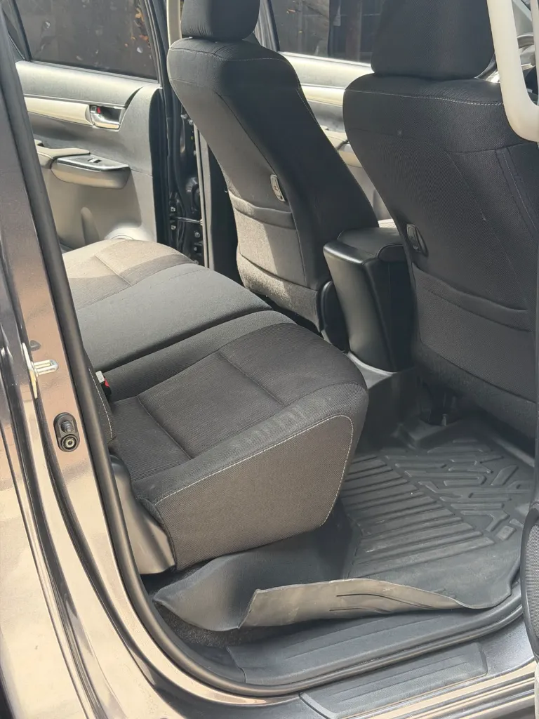 TOYOTA HILUX SR 4X4 2025