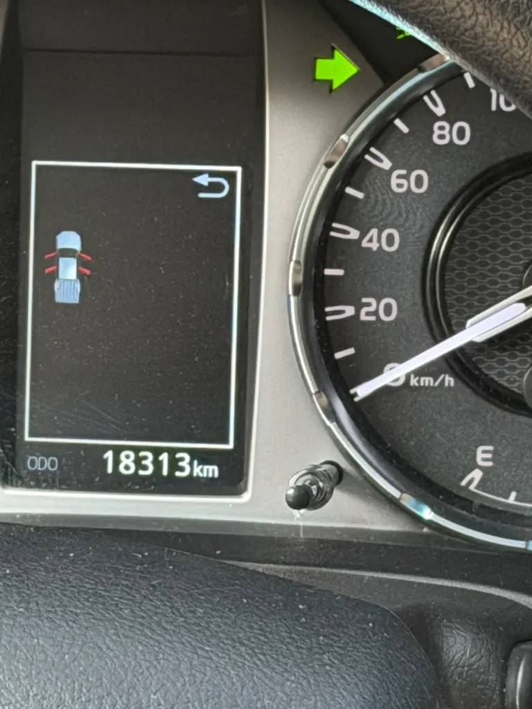 TOYOTA HILUX SR 2.7 GASOLINA 4X4 2025 (21).webp
