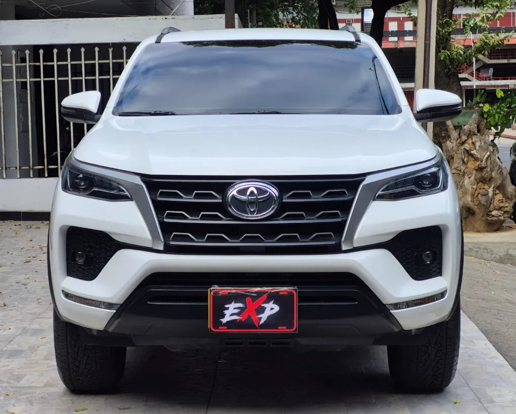 TOYOTA FORTUNER SR 4X4 2021