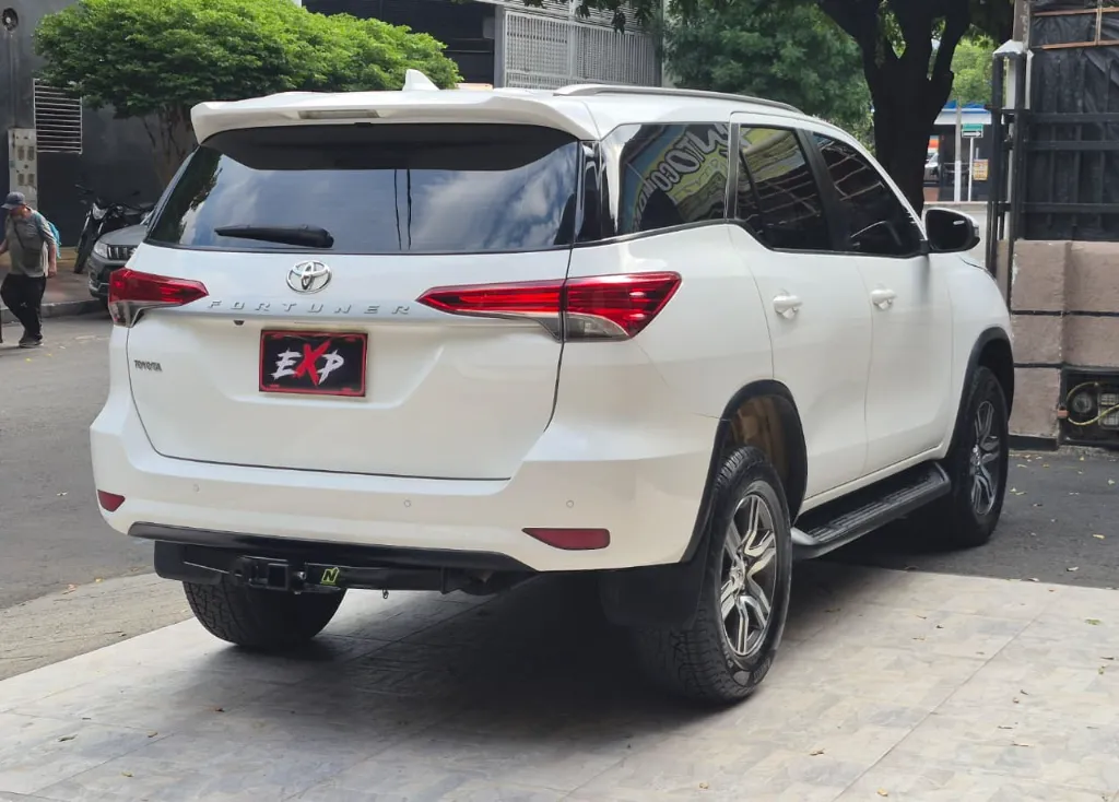 TOYOTA FORTUNER SR 4X4 2021