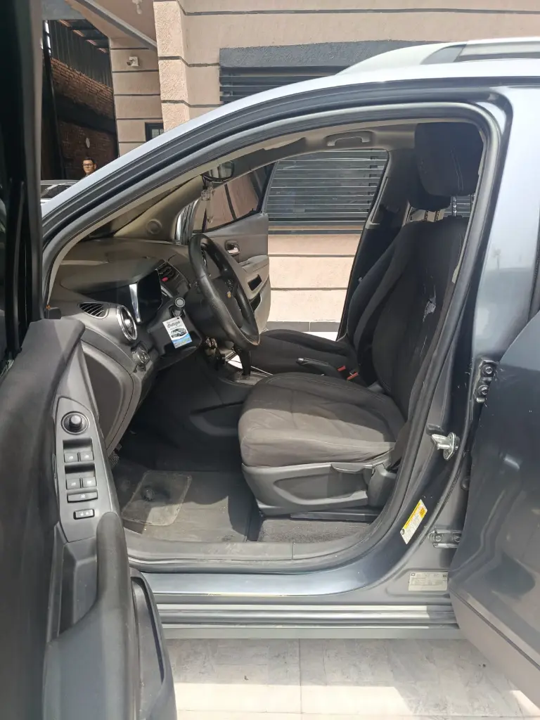 CHEVROLET TRACKER LS AT 2014   (9).webp