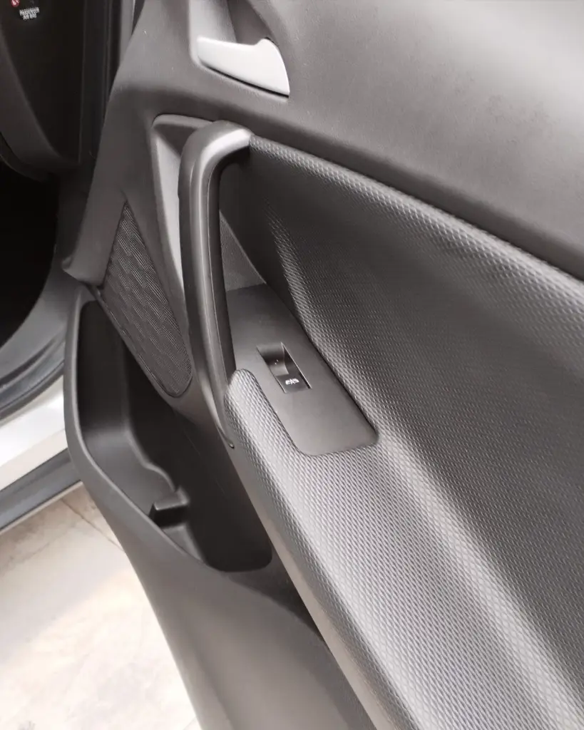 CHEVROLET TRACKER TURBO LS MT 2022 (12).webp