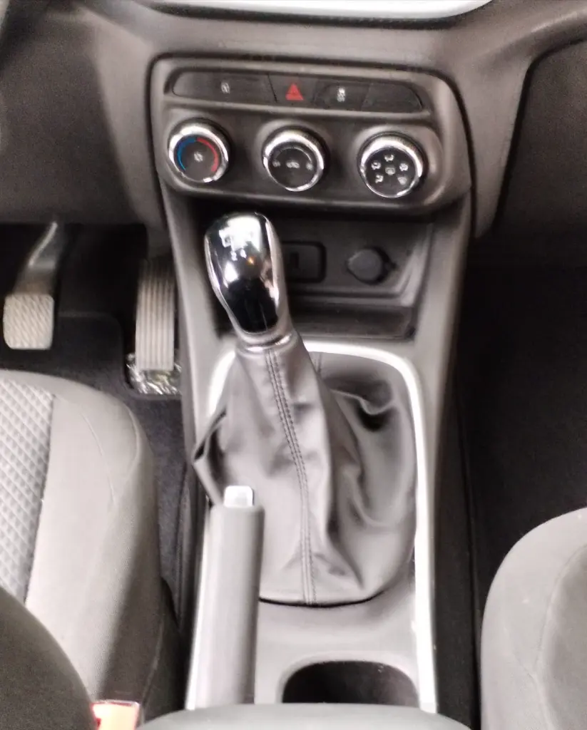 CHEVROLET TRACKER TURBO LS MT 2022 (15).webp