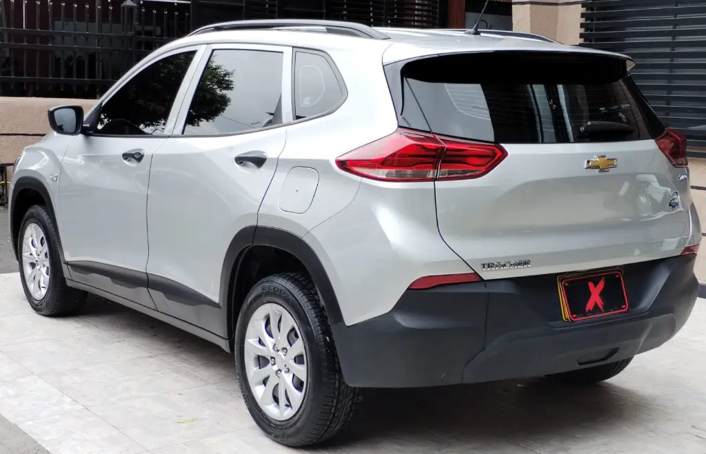CHEVROLET TRACKER TURBO LS MT 2022 (23).webp