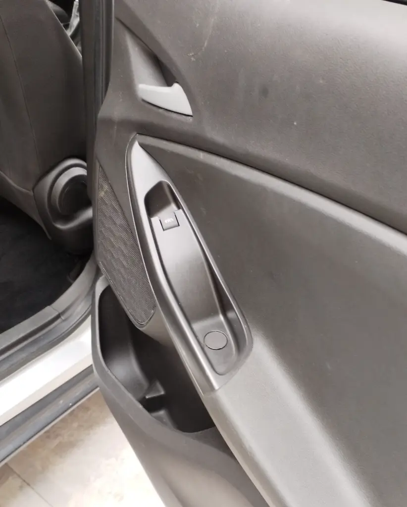 CHEVROLET TRACKER TURBO LS MT 2022 (4).webp