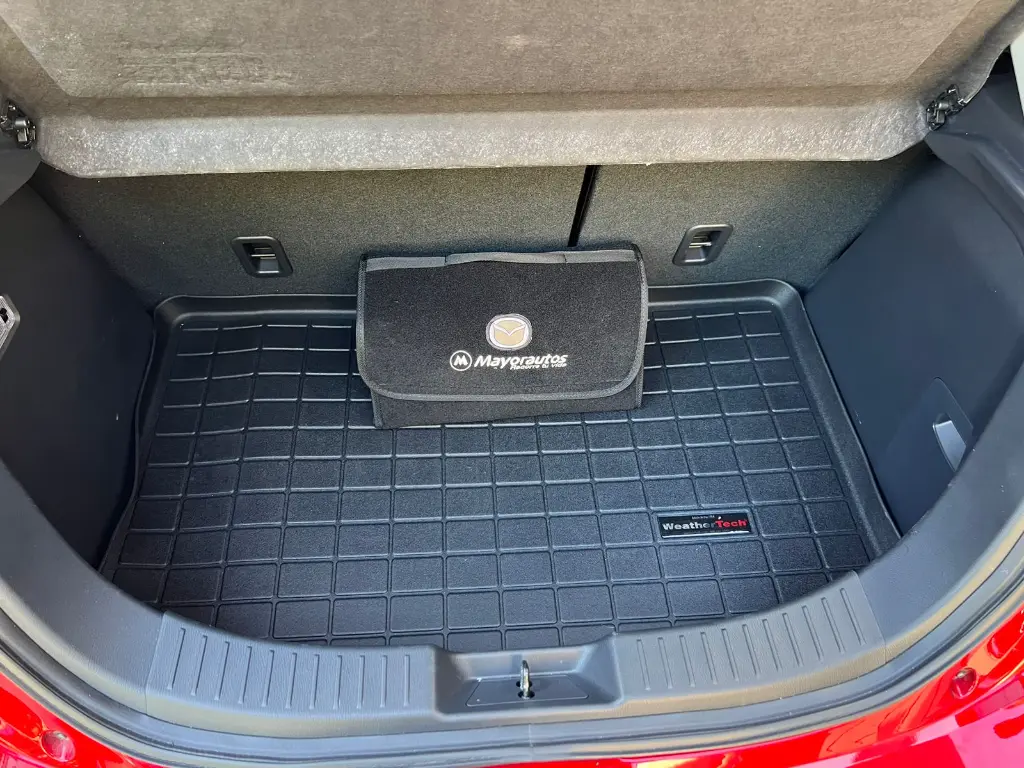 MAZDA 2 SPORT GRAND TOURING LX CARBON EDITION 2.0 2026 (28).webp