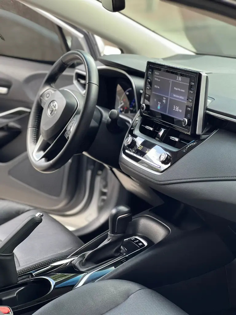 TOYOTA COROLLA SE-G HYBRID 2022 publicar en $109.900 (10).webp