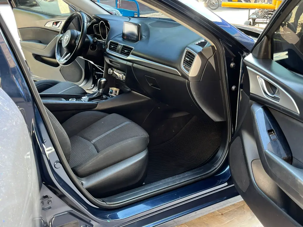 MAZDA 3 TOURING AUTOMATICO 2019 (11).webp
