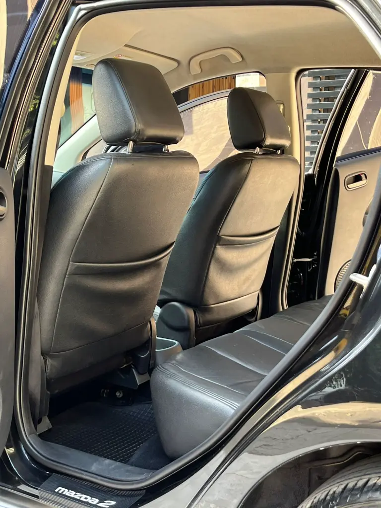MAZDA 2 HACTH BACK AUTOMÁTICO MOD 2014 (20).webp