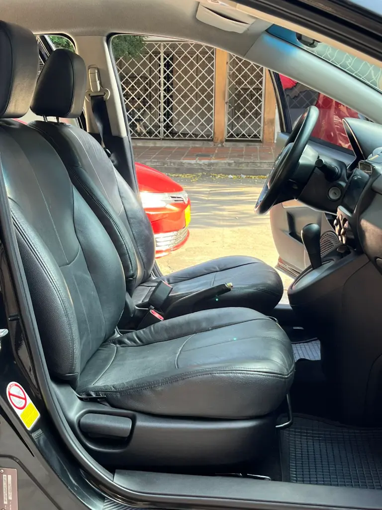 MAZDA 2 HACTH BACK AUTOMÁTICO MOD 2014 (14).webp