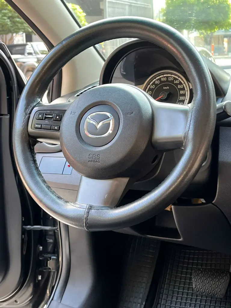 MAZDA 2 HACTH BACK AUTOMÁTICO MOD 2014 (9).webp