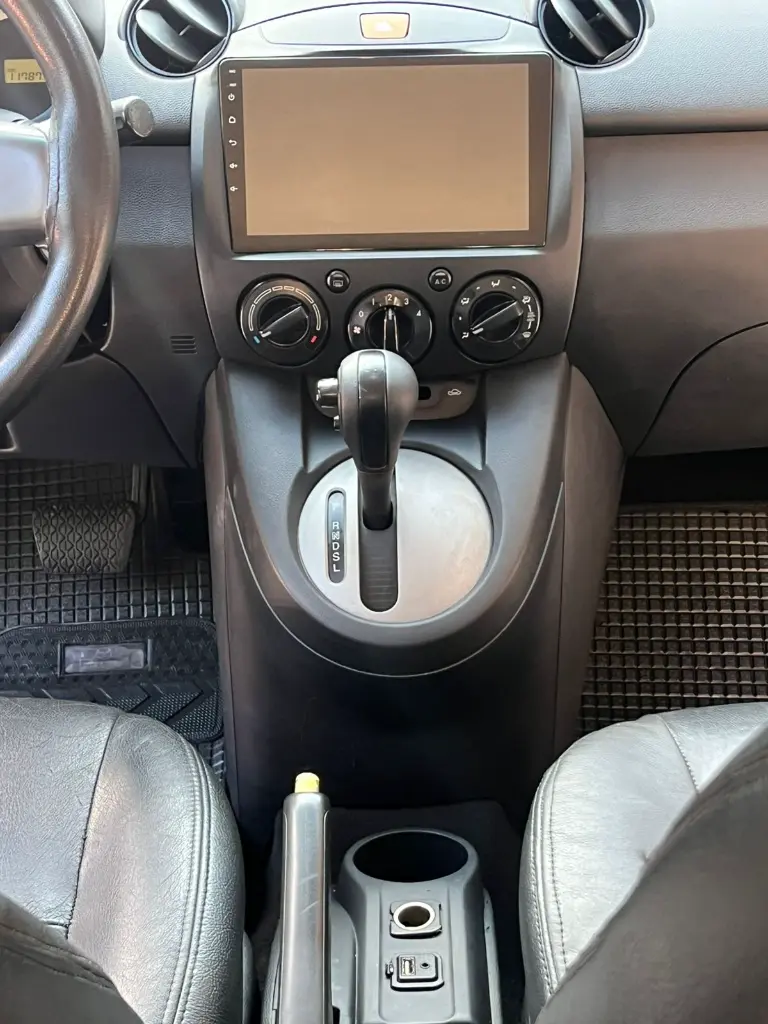 MAZDA 2 HACTH BACK AUTOMÁTICO MOD 2014 (10).webp