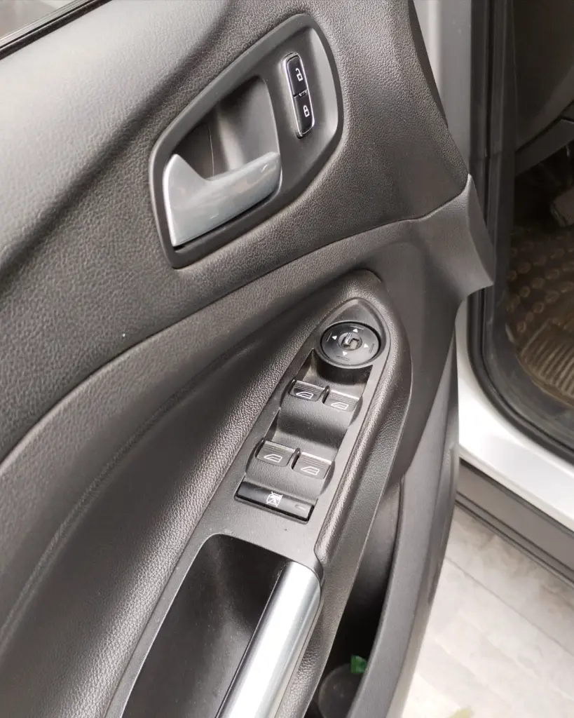 FORD ESCAPE SE 2.0 4X4 2015 (7) - copia.webp