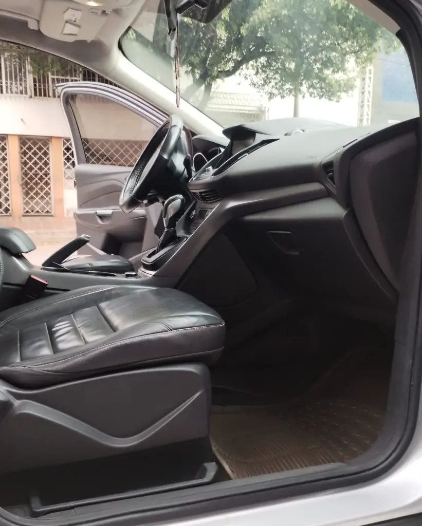 FORD ESCAPE SE 2.0 4X4 2015 (14).webp