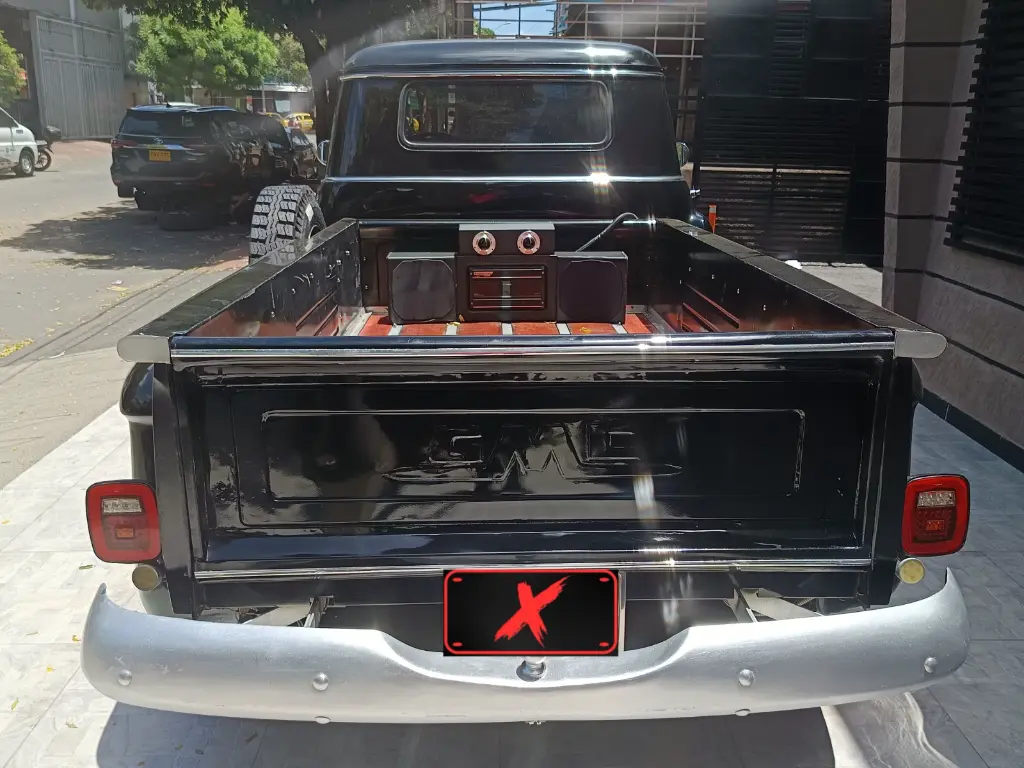 1956 GMC SUBURBAN PICKUP (3).webp