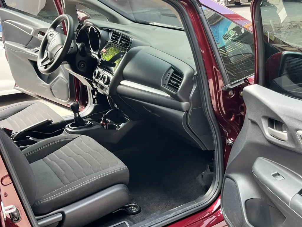 HONDA WR-V LX MT 2023 (18).webp