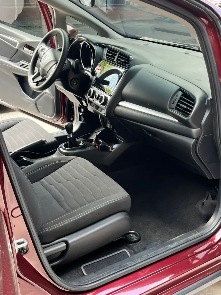 HONDA WR-V LX MT 2023 (13).webp