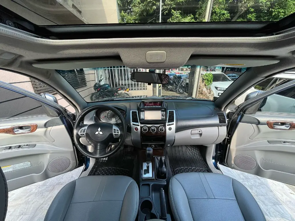 MITSUBISHI NATIVA 2014 (25).webp