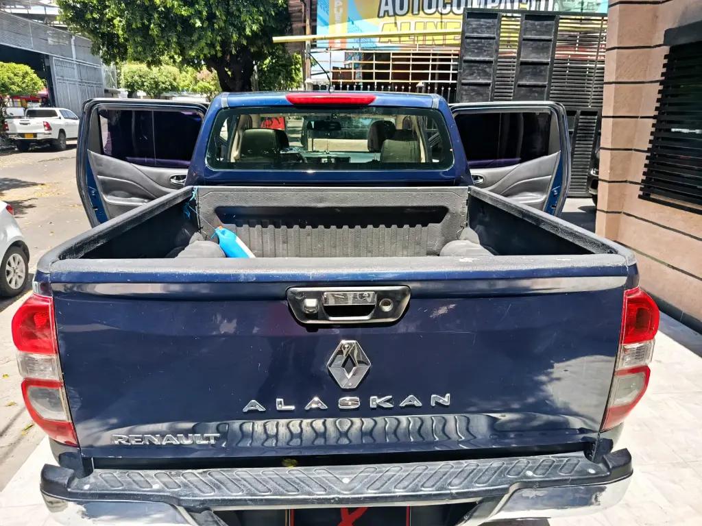 RENAULT ALASKAN ZEN MT 2017 (5).webp