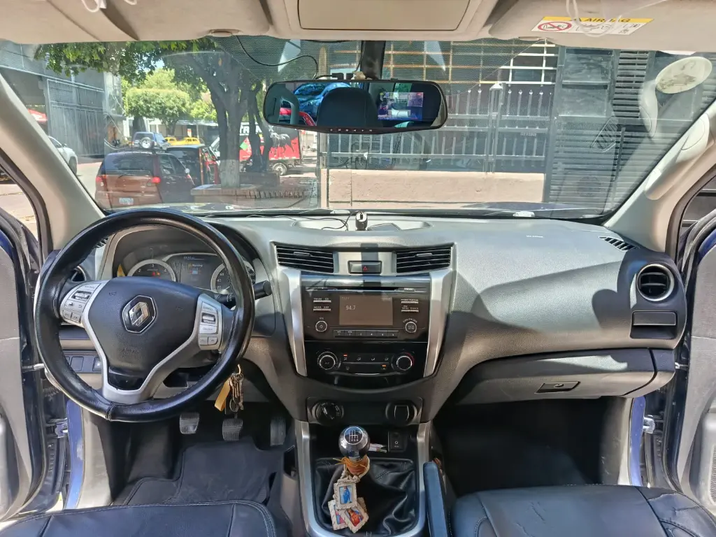 RENAULT ALASKAN ZEN MT 2017 (17).webp