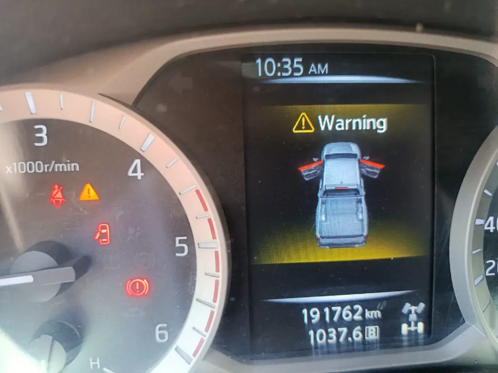 RENAULT ALASKAN ZEN MT 2017 (14).webp