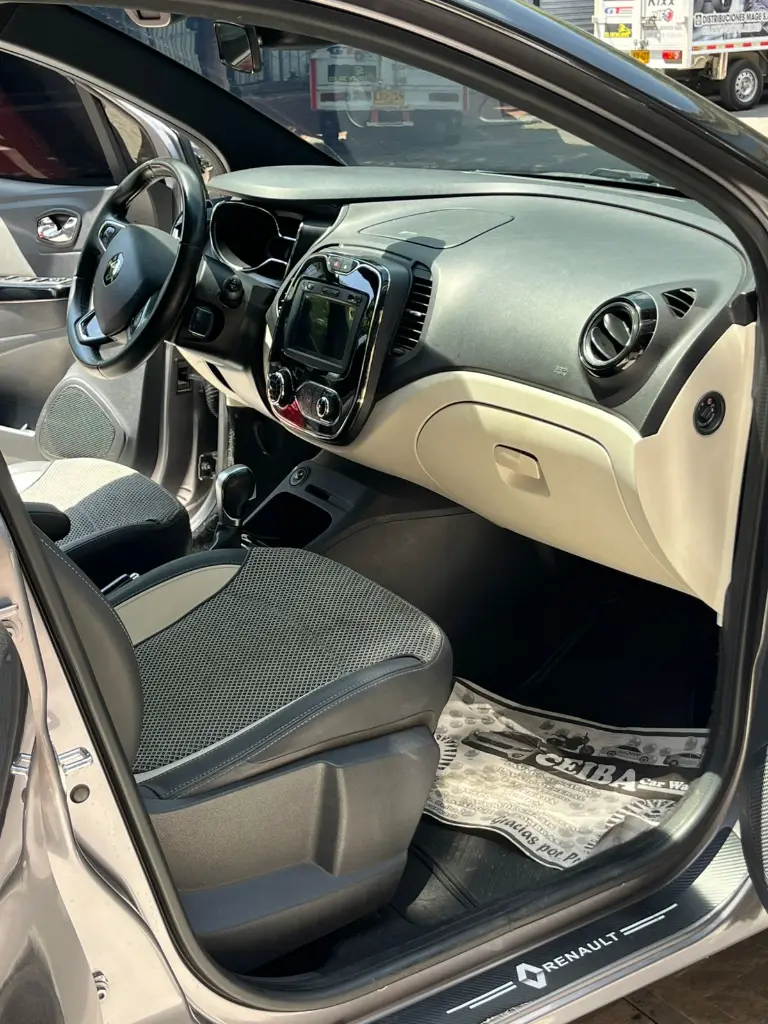 RENAULT CAPTUR INTENS AUT MOD 2021 (15).webp