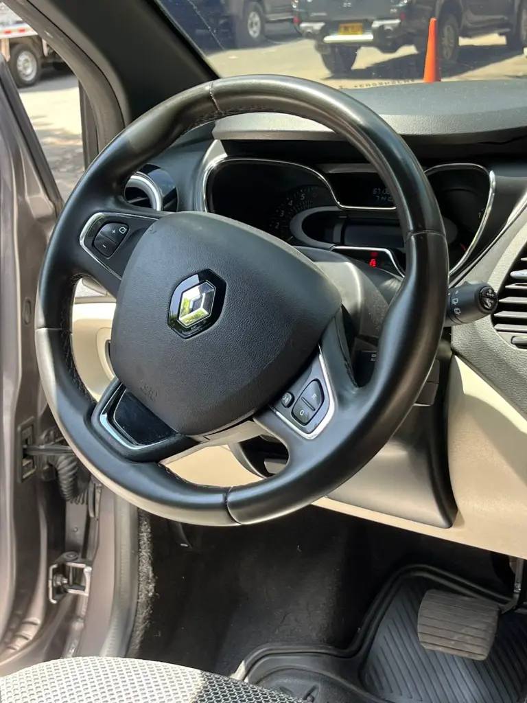 RENAULT CAPTUR INTENS AUT MOD 2021 (9).webp