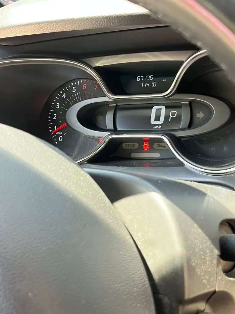 RENAULT CAPTUR INTENS AUT MOD 2021 (8).webp