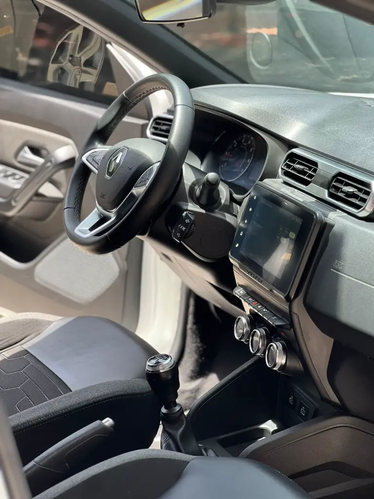 RENAULT DUSTER INTENS 1.3T 4X4 2024  (12).webp