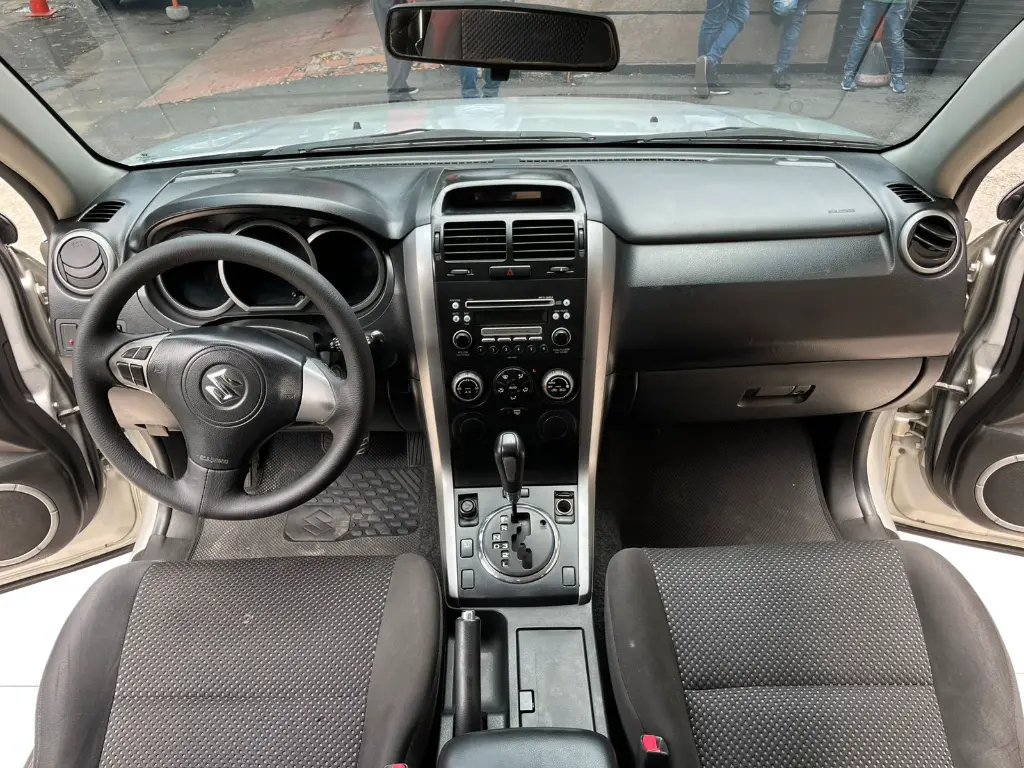 SUZUKI GRAND VITARA SZ AUTOMATICA 2.0L 4x2 2009  (21).webp