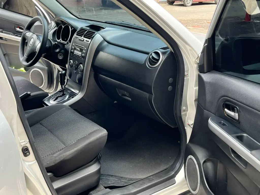 SUZUKI GRAND VITARA SZ AUTOMATICA 2.0L 4x2 2009  (22).webp