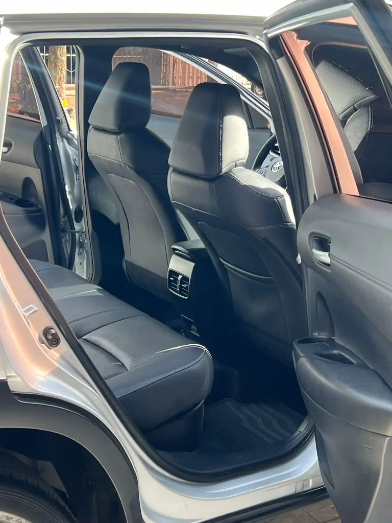 TOYOTA COROLLA CROSS SE-G HYBRID 2023  (18).webp